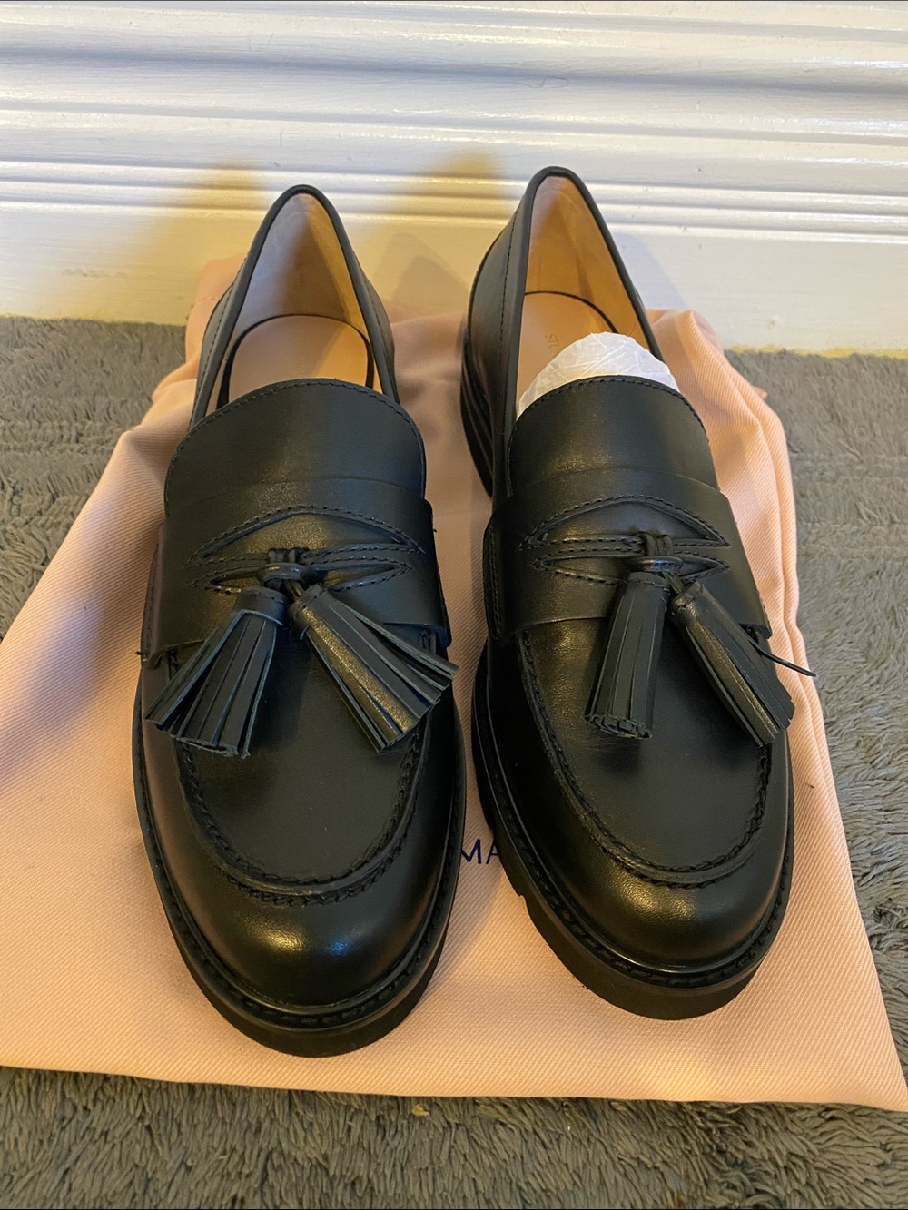 Stuart wiseman women’s  Black Leather Tassel Loafers - Classic Style 8.5